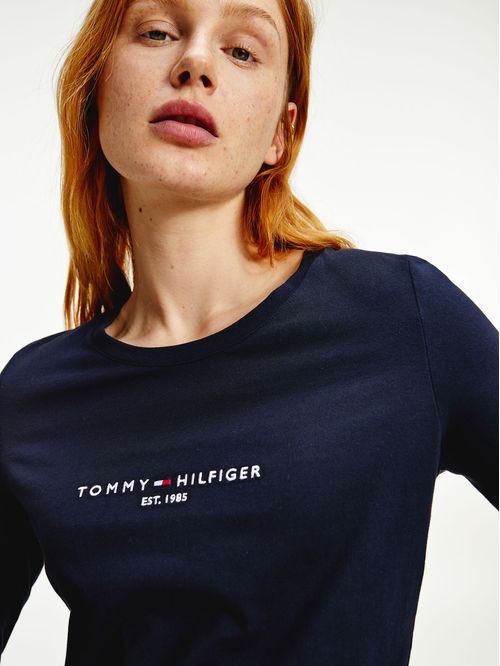 REMERA MANGA LARGA CON LOGO BORDADO REGULAR FIT