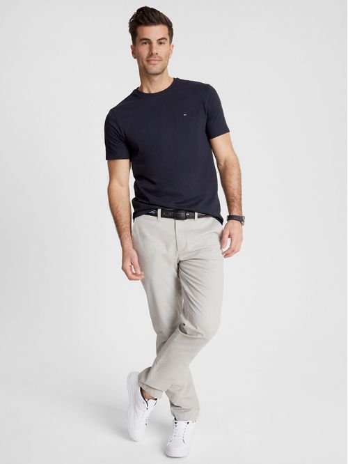 Remera básica  cuello redondo slim fit
