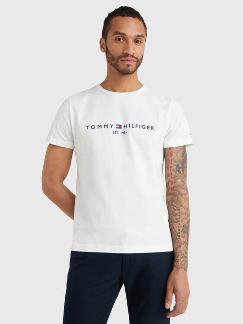REMERA CON LOGO BORDADO SLIM FIT