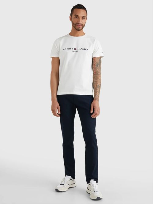 REMERA CON LOGO BORDADO SLIM FIT