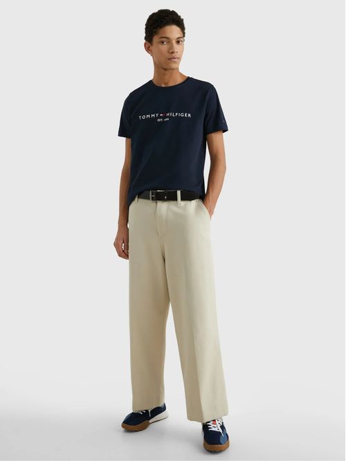 REMERA CON LOGO BORDADO SLIM FIT