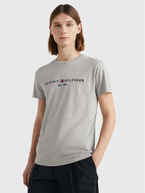 REMERA CON LOGO BORDADO SLIM FIT
