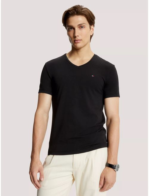 Remera básica cuello V slim fit