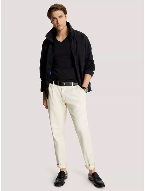 Remera básica cuello V slim fit