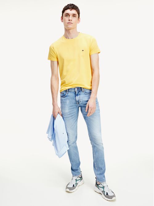 Remera básica  cuello redondo slim fit