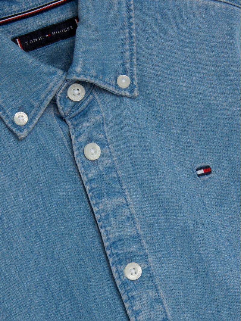 Camisa-denim-Essential-con-cuello-con-botones