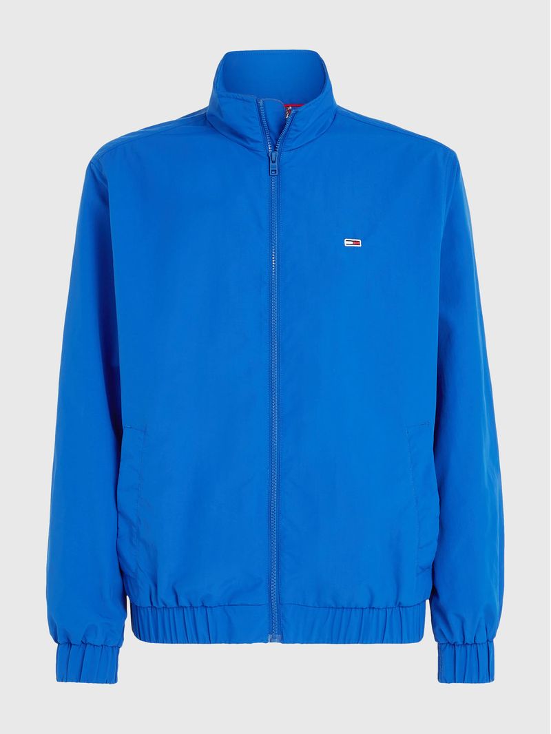 Campera-con-parche-con-logo-Essential