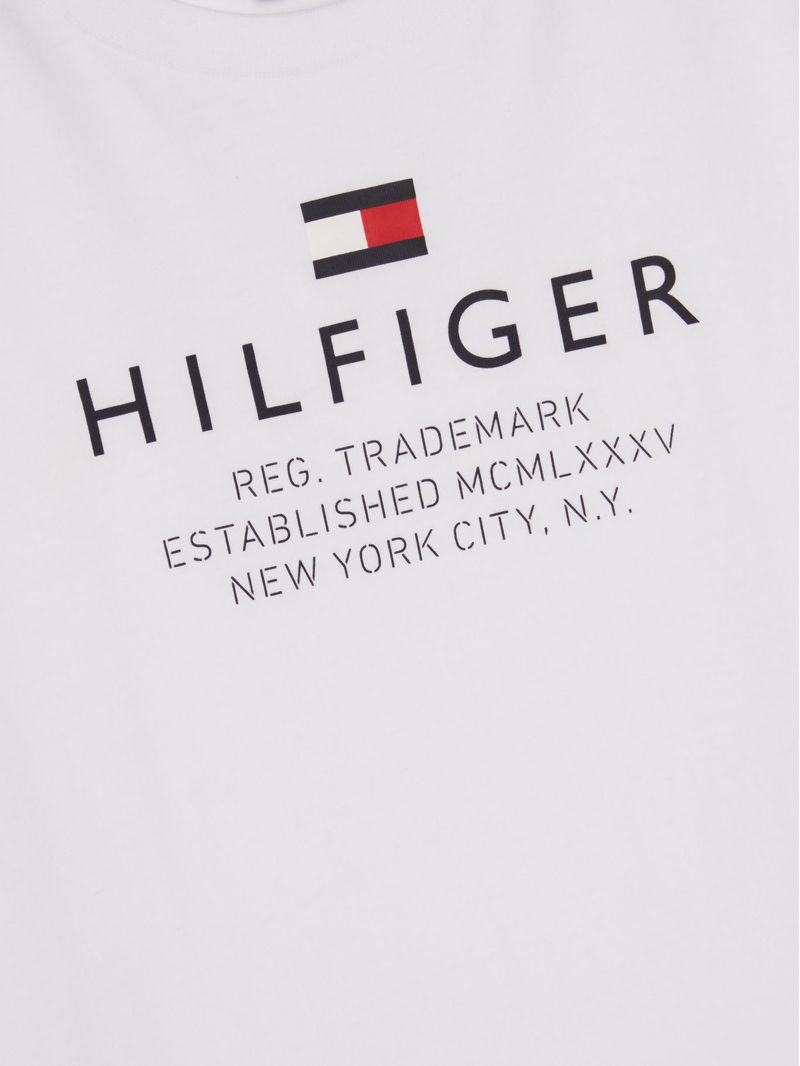 Remera-con-logo