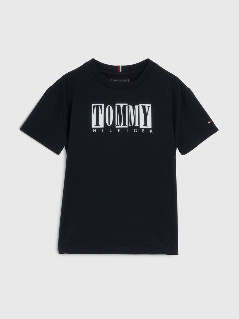 Remera-con-multiples-logos