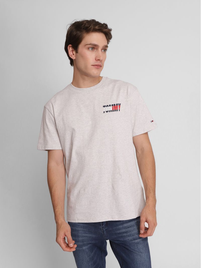 Remera-essential-con-logo