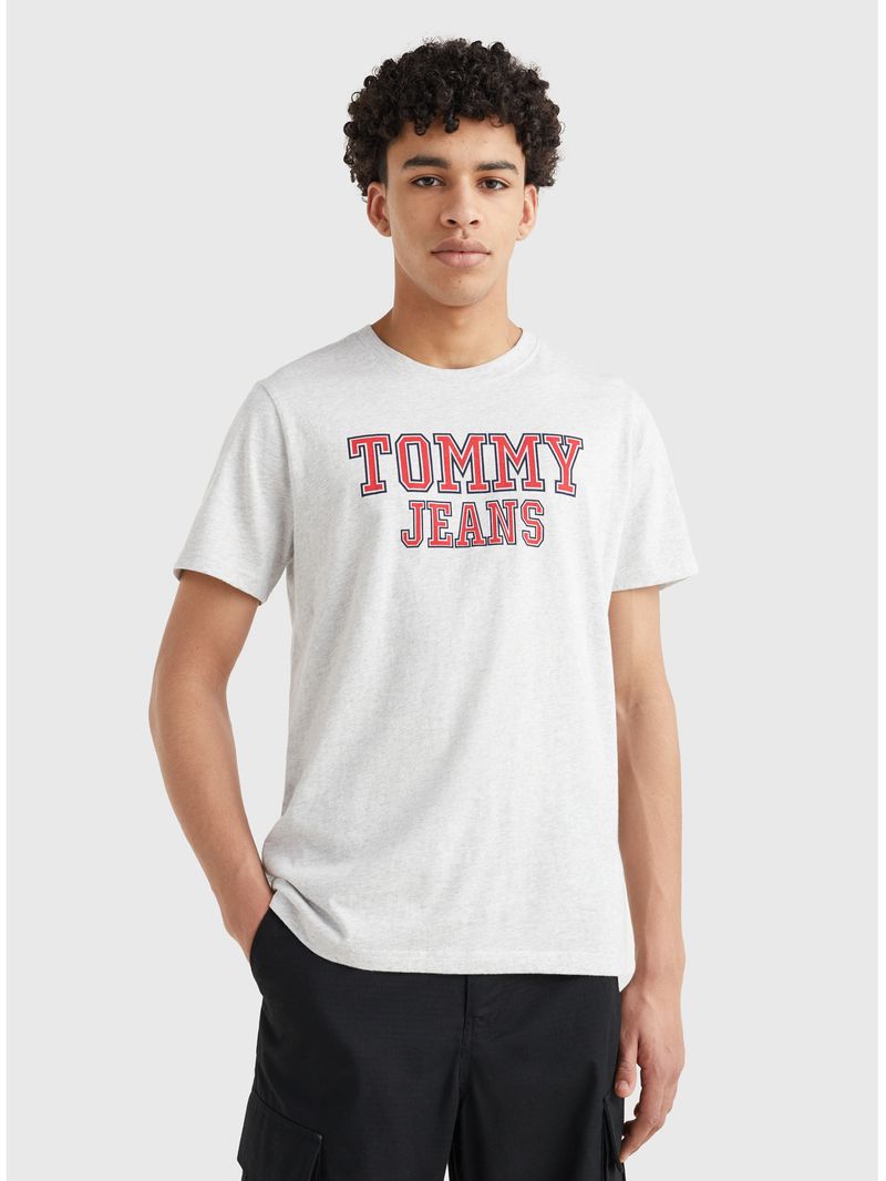 Remera-essential-con-logo-estampado