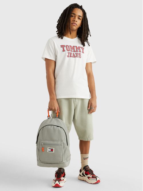 Remera con logo TJ estampado