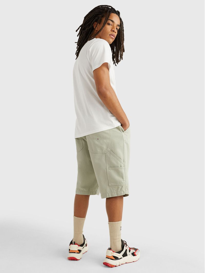 Remera-essential-con-logo-estampado