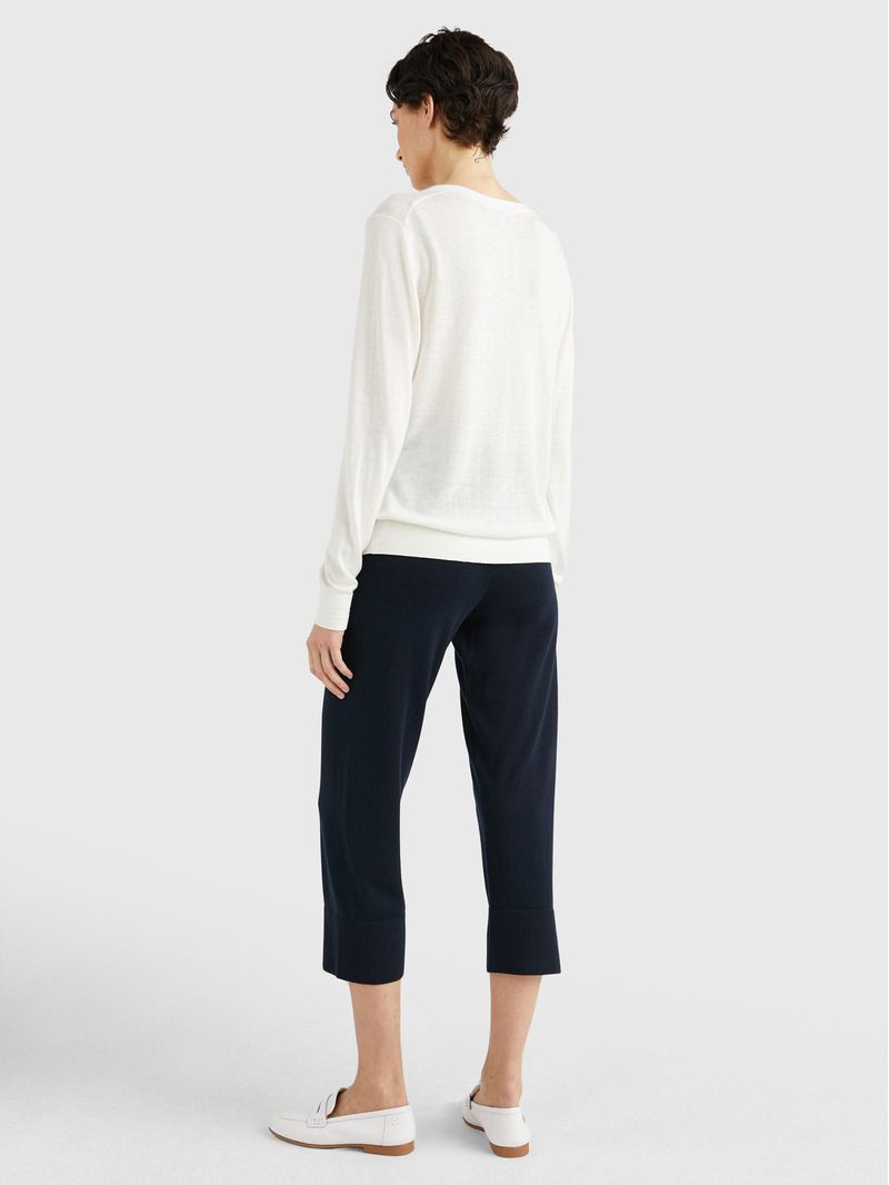 Sweater-con-Cuello-en-V-y-logo
