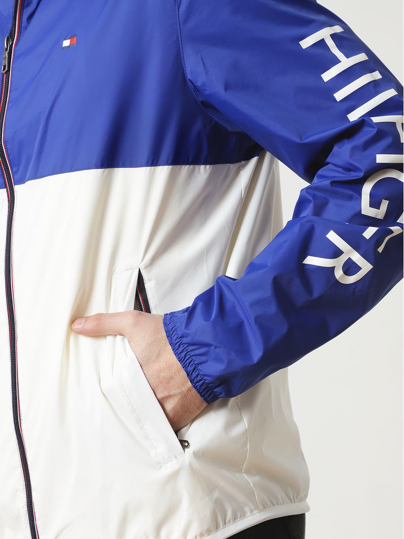 Campera-con-capucha