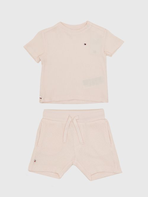Conjunto de remera y shorts gofrados