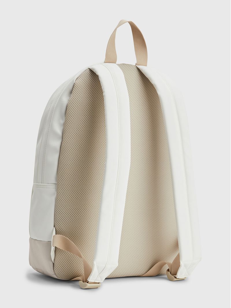 Mochila-con-parche