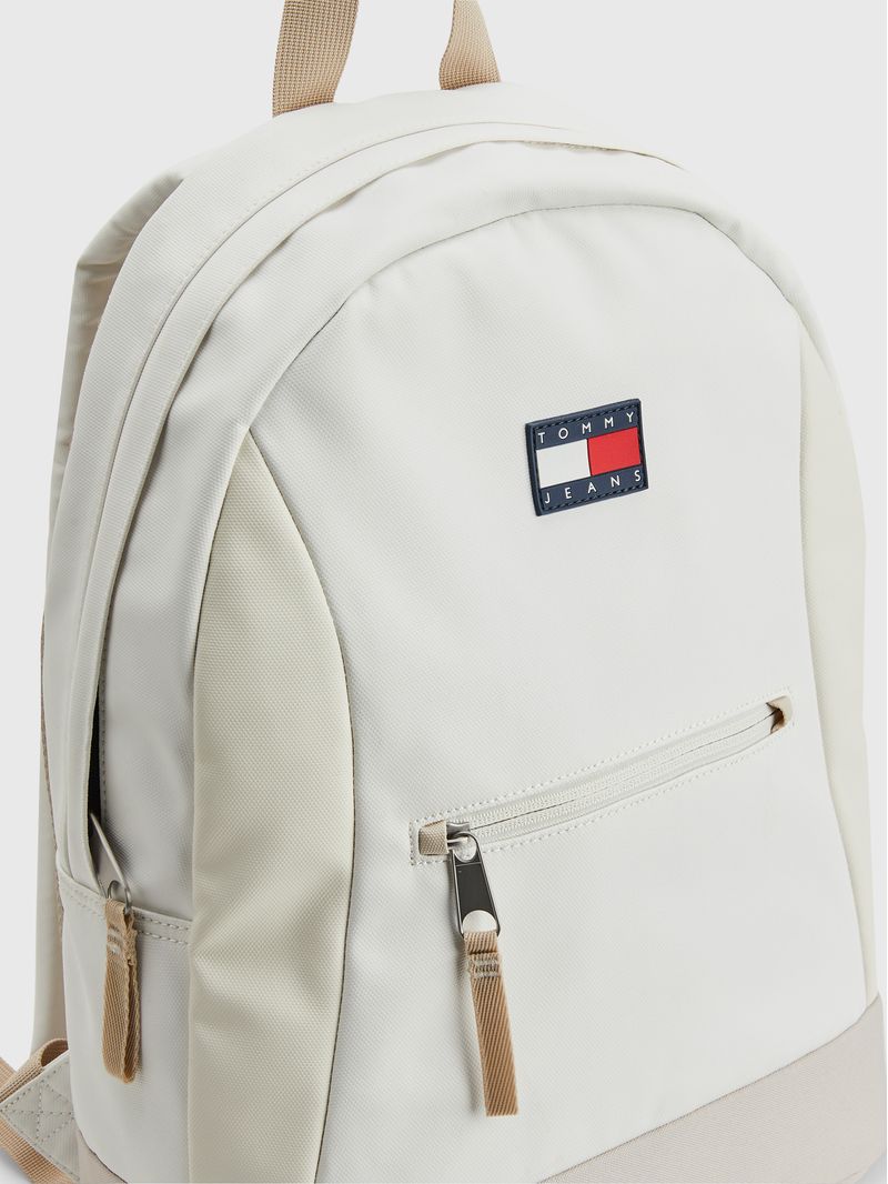 Mochila-con-parche