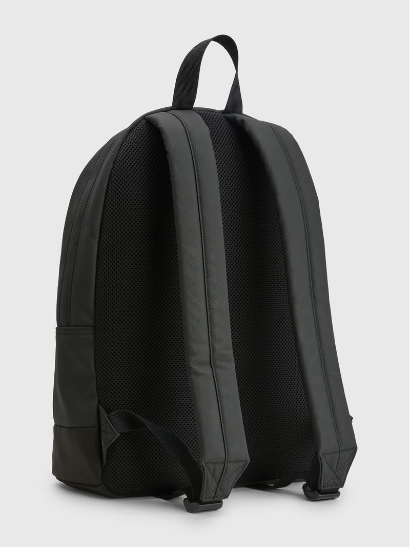 Mochila-con-parche