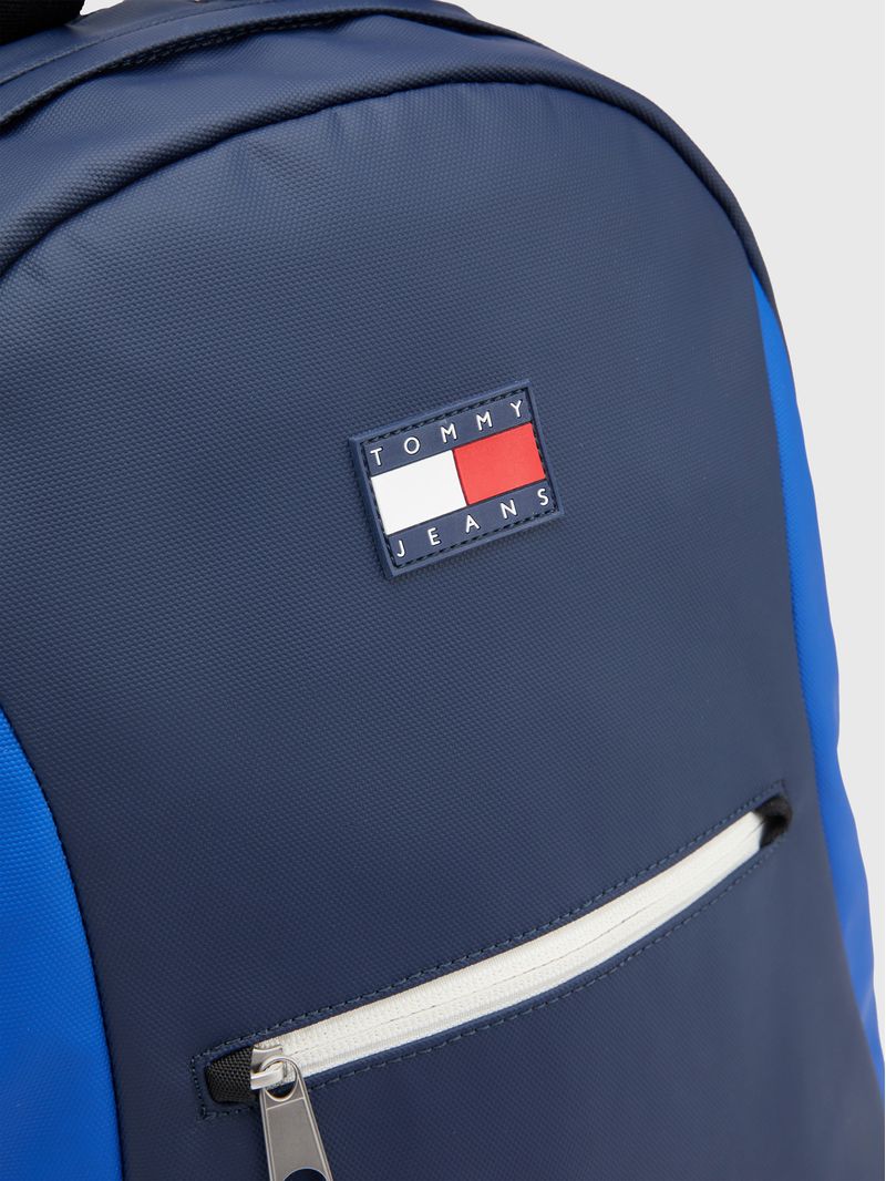 Mochila-con-parche