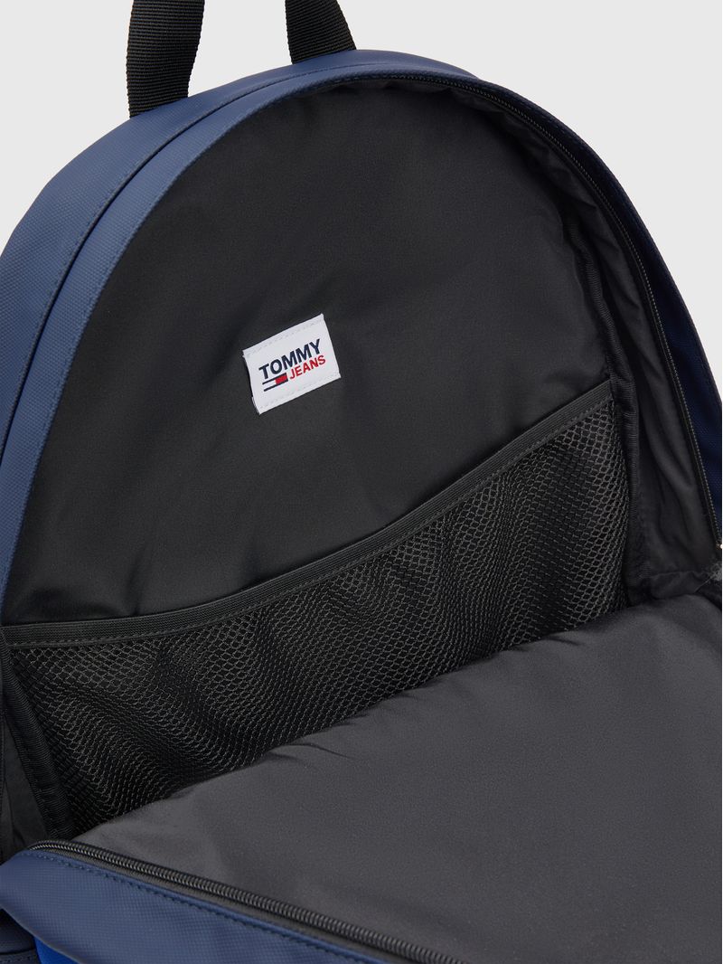 Mochila-con-parche