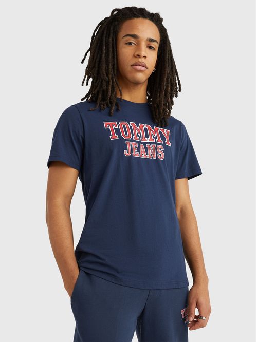 Remera con logo TJ estampado
