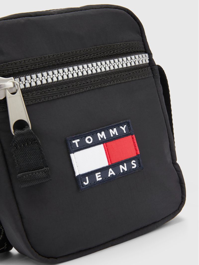 Cartera-reporter-con-parche-Heritage