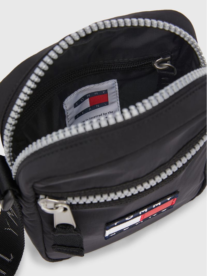 Cartera-reporter-con-parche-Heritage