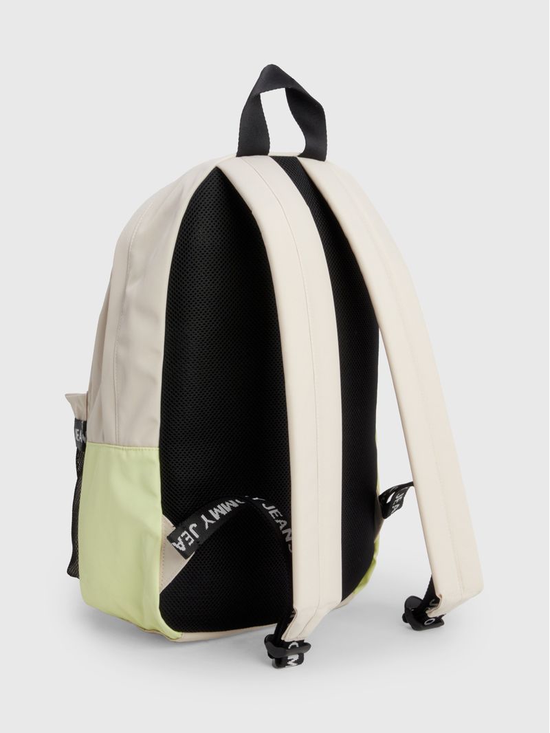 Mochila-con-bolsillo-de-malla-Essential