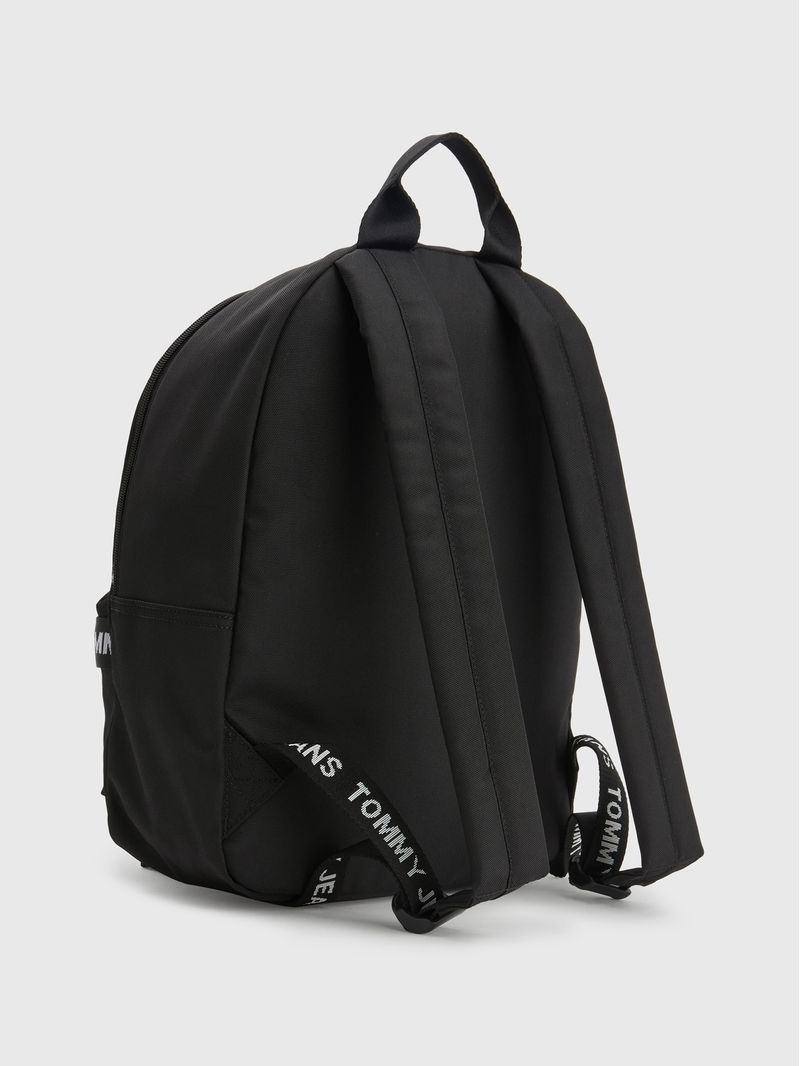 Mochila-Essential-con-inscripcion