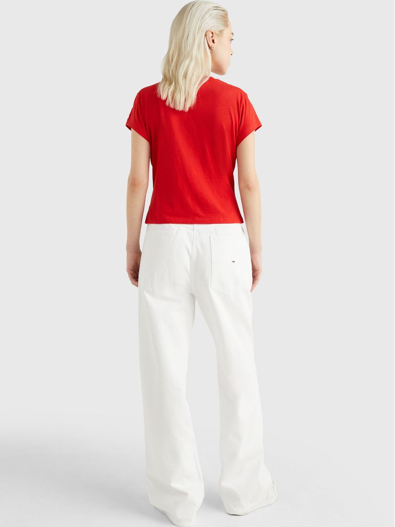 Remera-Essential-ajustada-con-logo