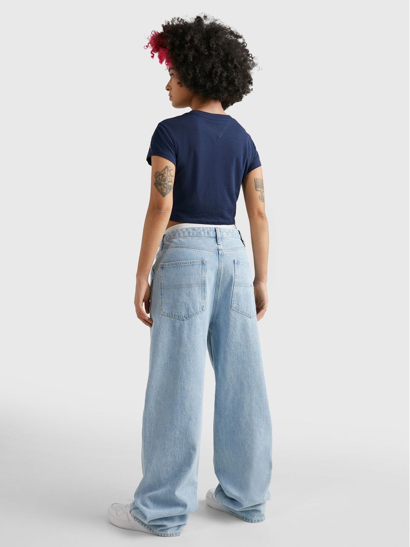 Remera-Essential-de-corte-cropped-con-logo