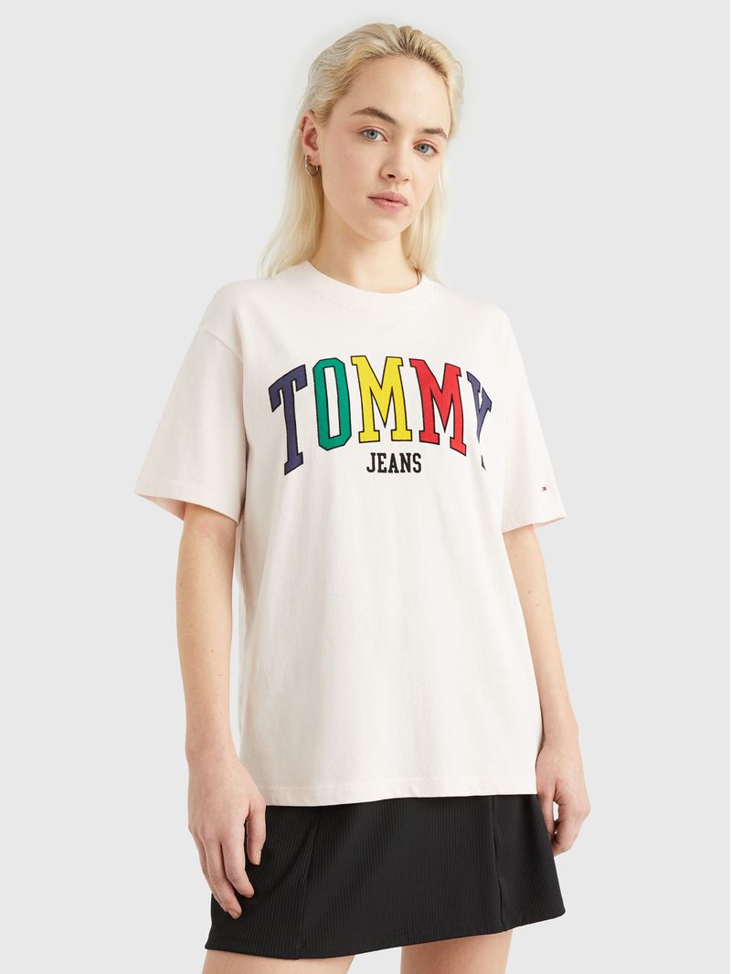 Remera-de-corte-amplio-con-logo
