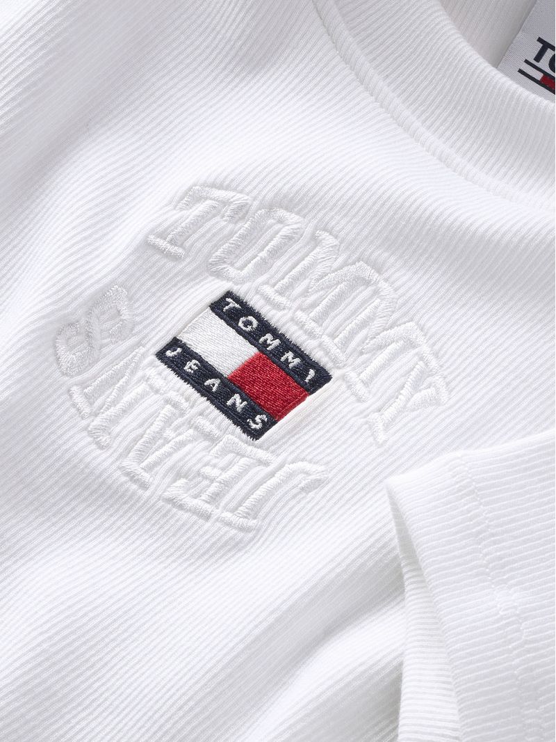 Remera-supercropped-con-logo-invertido