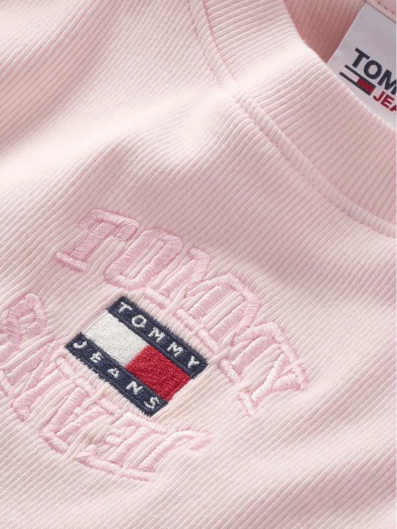 Remera-supercropped-con-logo-invertido