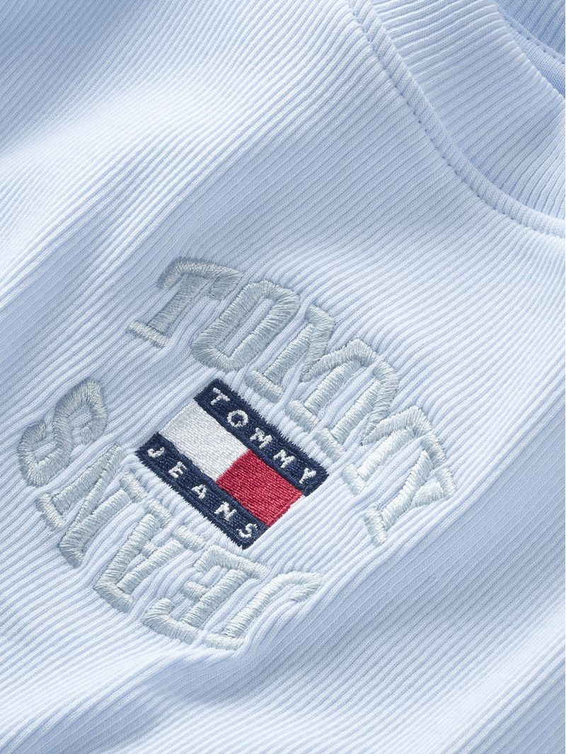 Remera-supercropped-con-logo-invertido