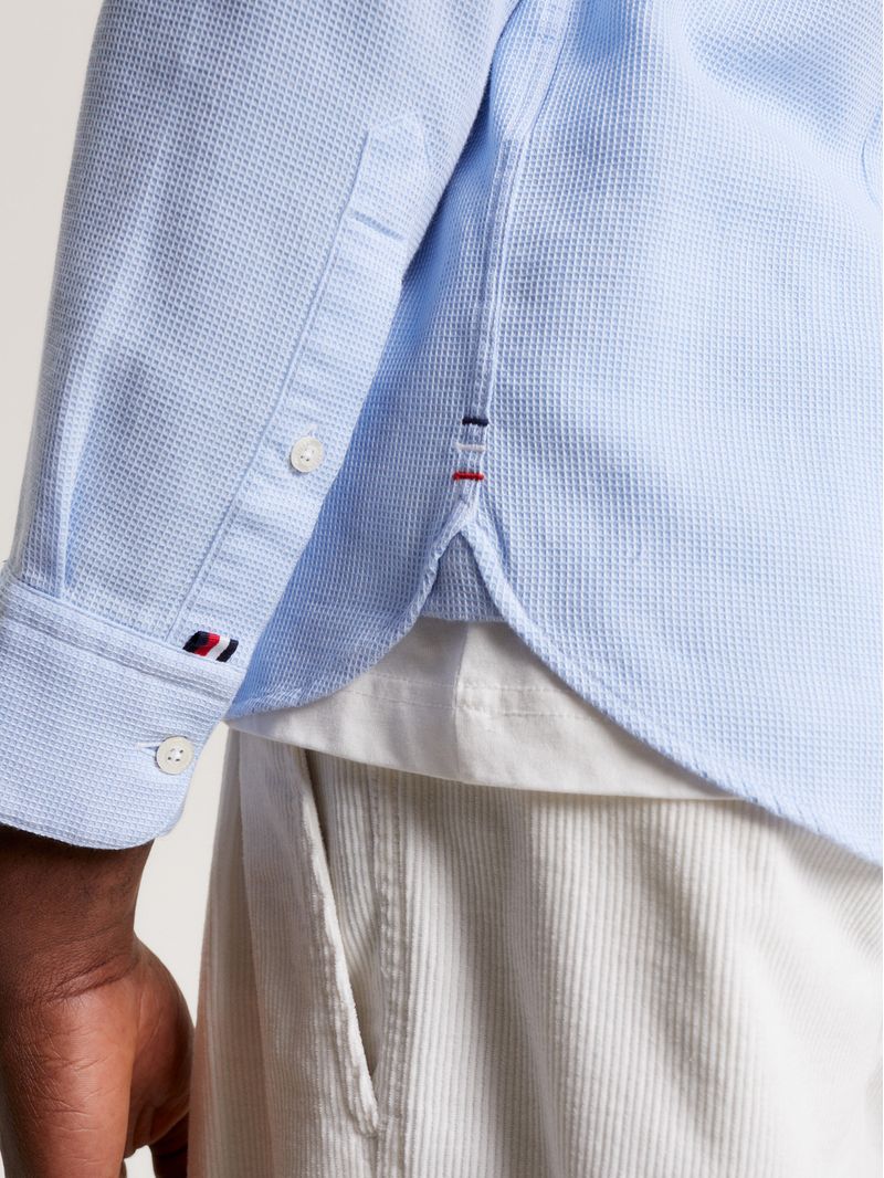 Camisa-de-tejido-dobby-peinado-con-corte-slim