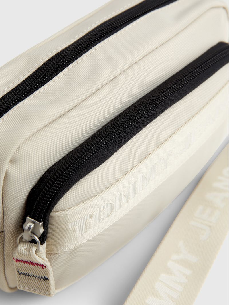 Cartera-Essential-con-inscripcion