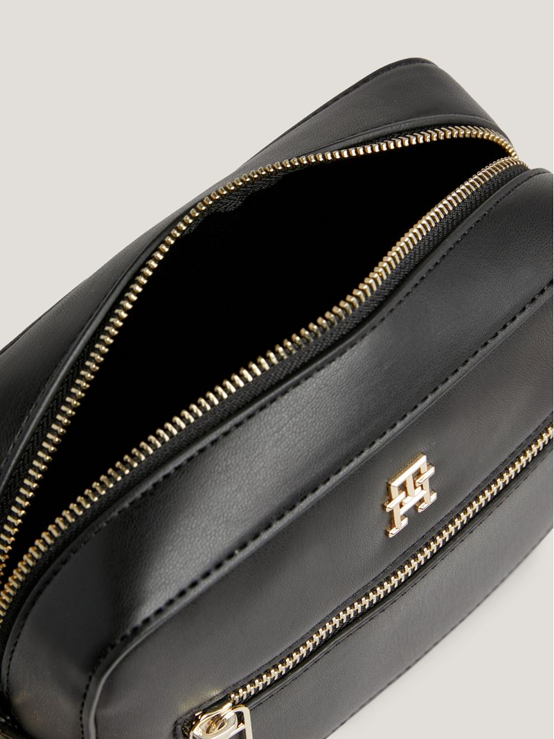 Cartera-iconic-con-cinta-distintiva-