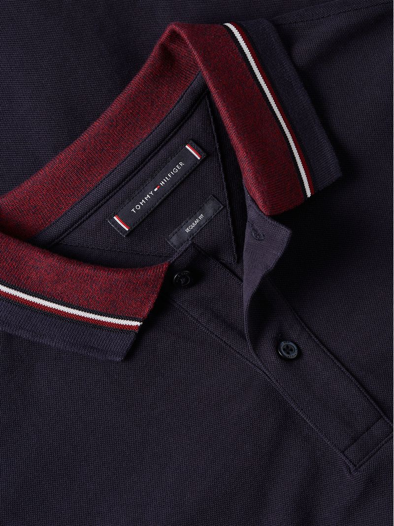 Chomba-de-corte-regular-y-cuello-ribeteado