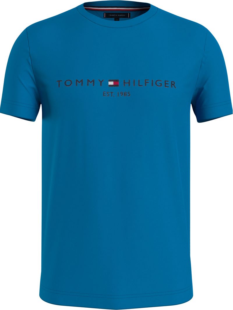 Remera-con-logo-bordado