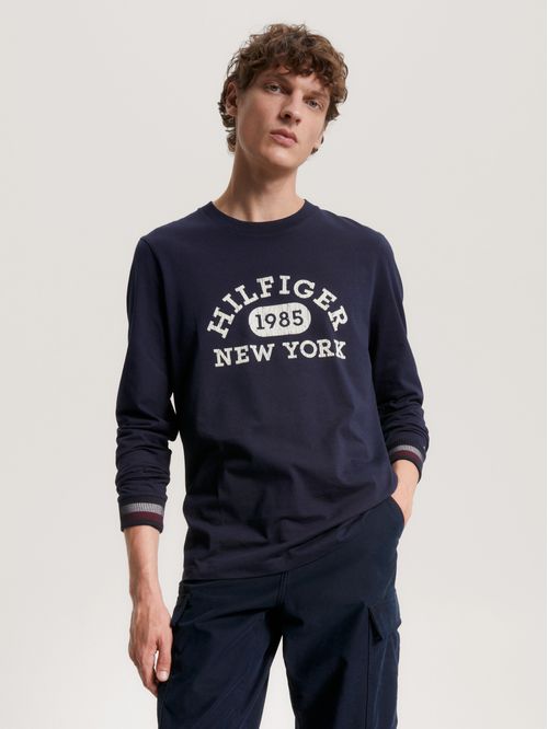 Remera con logo Hilfiger afelpado