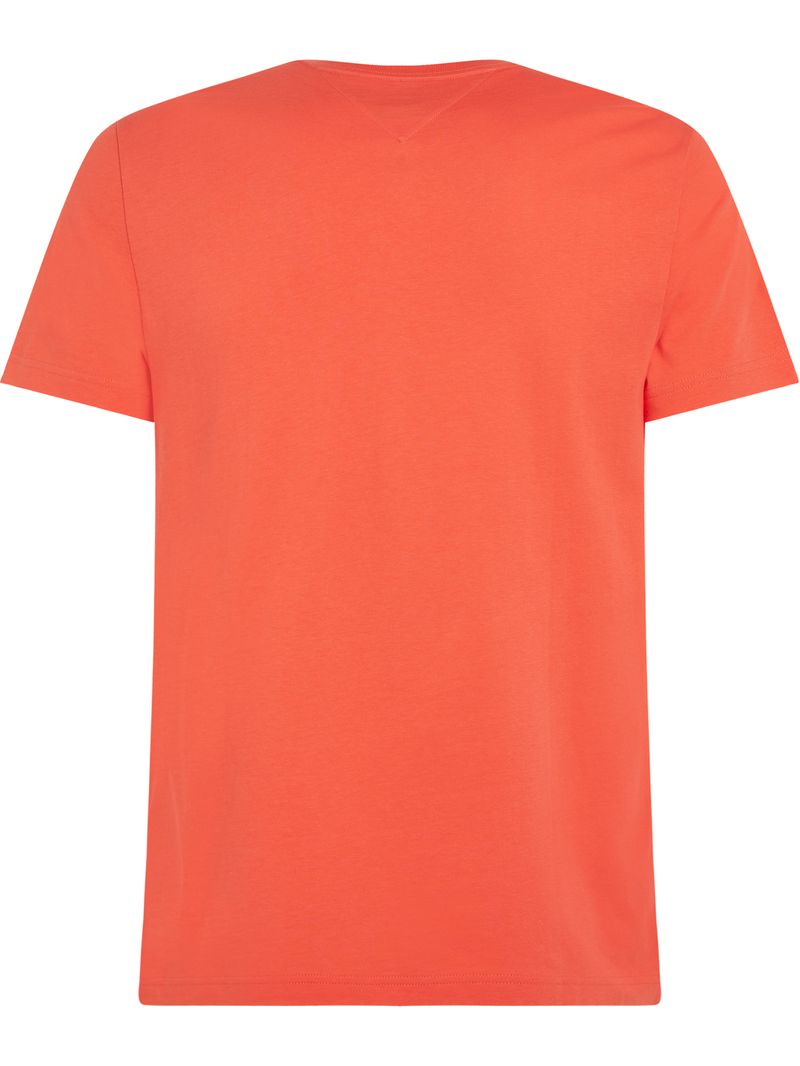 Remera-essential-con-logo