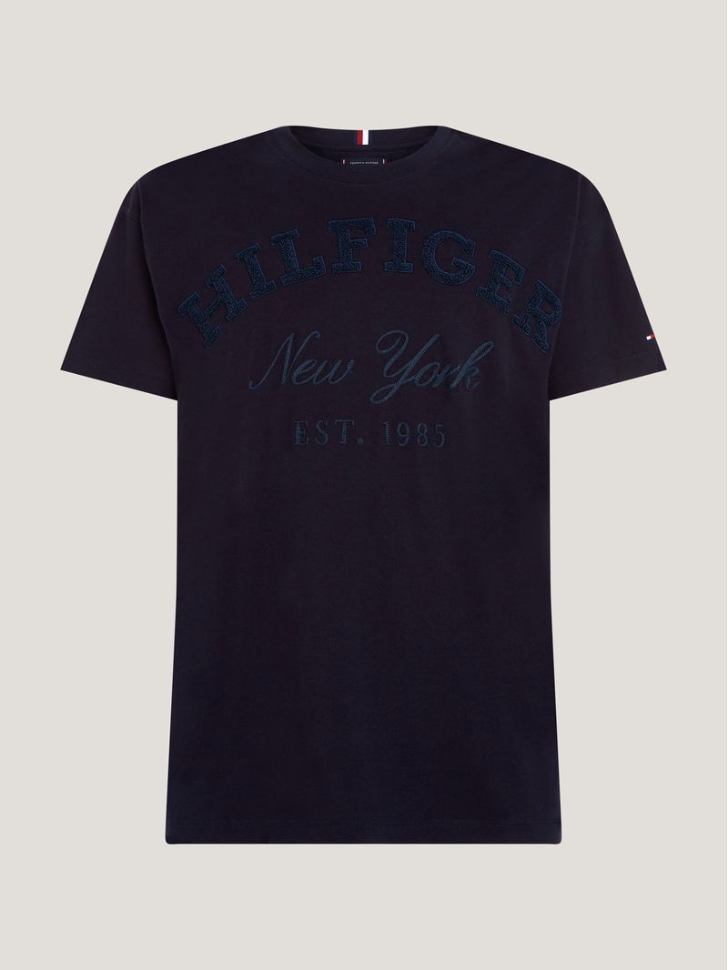 Remera-de-monotipo-Hilfiger-y-corte-clasico