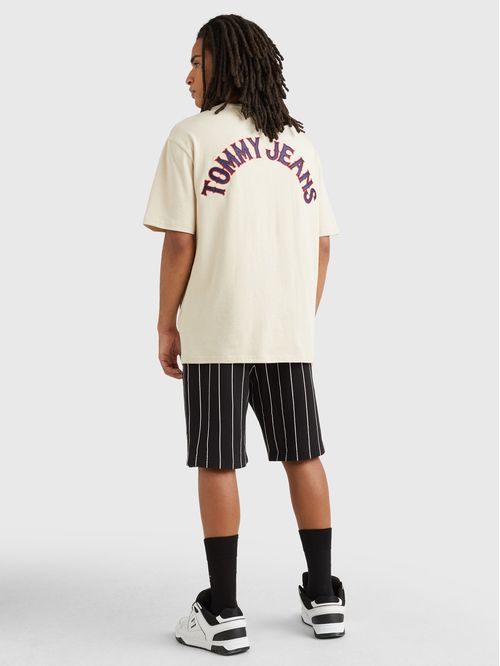 Remera Modern Prep con logos TJ bordados oversize