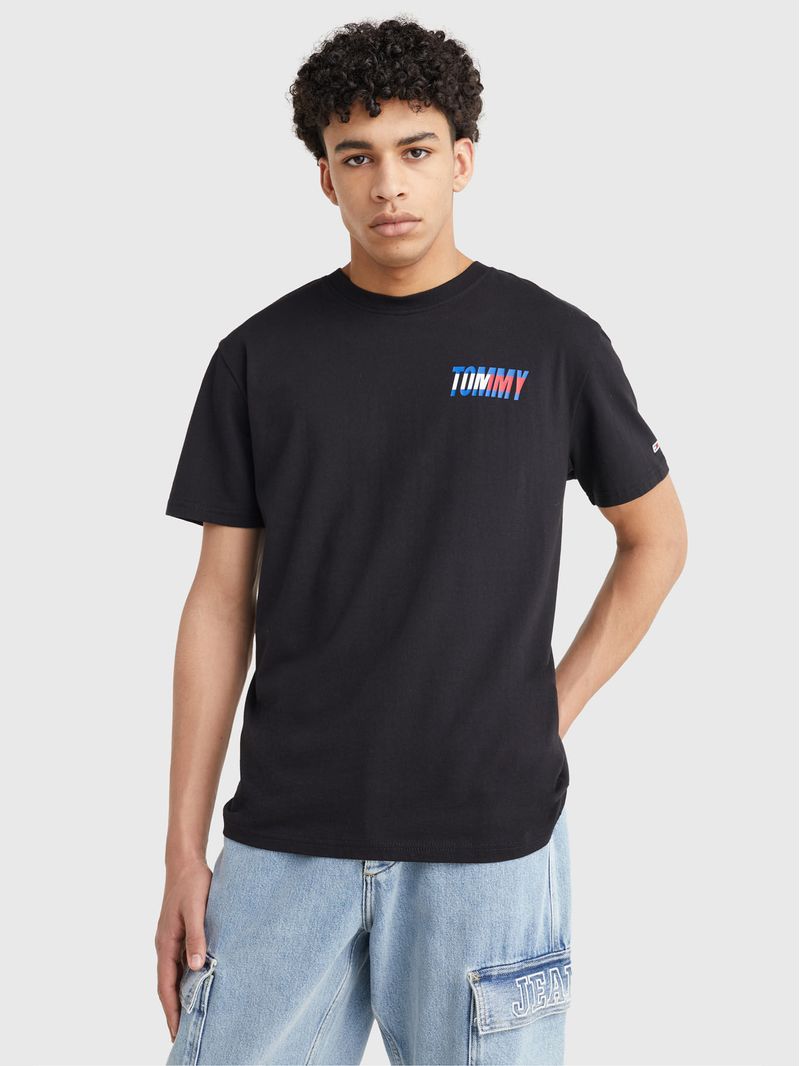 Remera-essential-con-logo