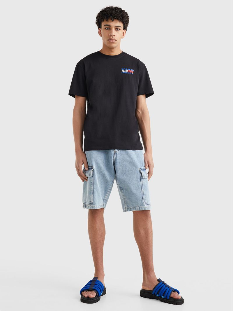 Remera-essential-con-logo