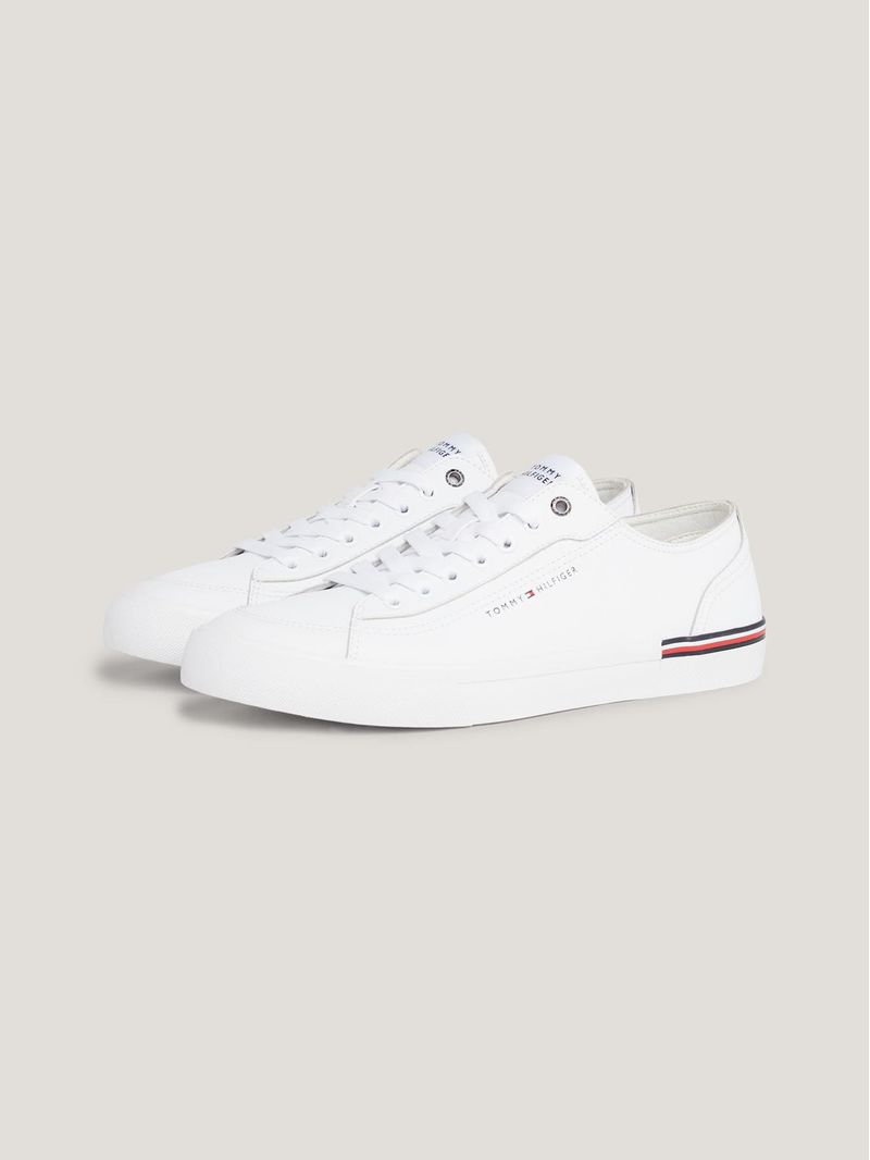 Zapatillas-con-ribete-distintivo
