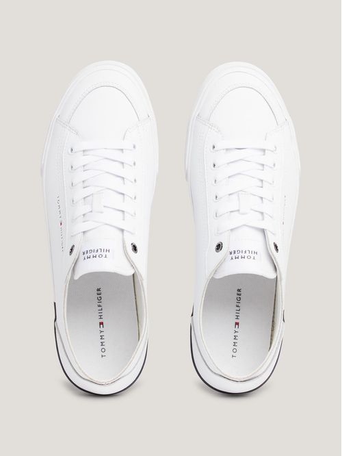 Zapatillas con ribete distintivo