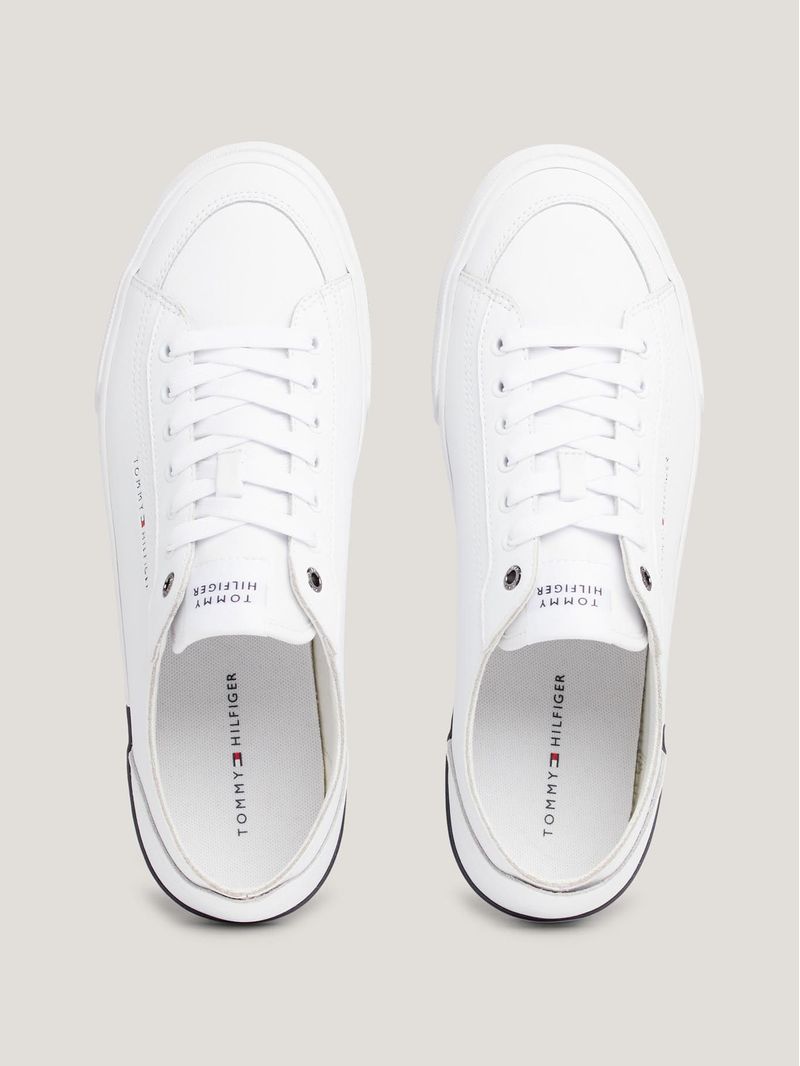 Zapatillas-con-ribete-distintivo